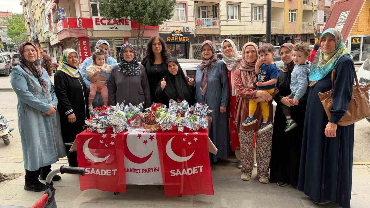 Saadet’in Anneler Günü buluşmasına yoğun ilgi