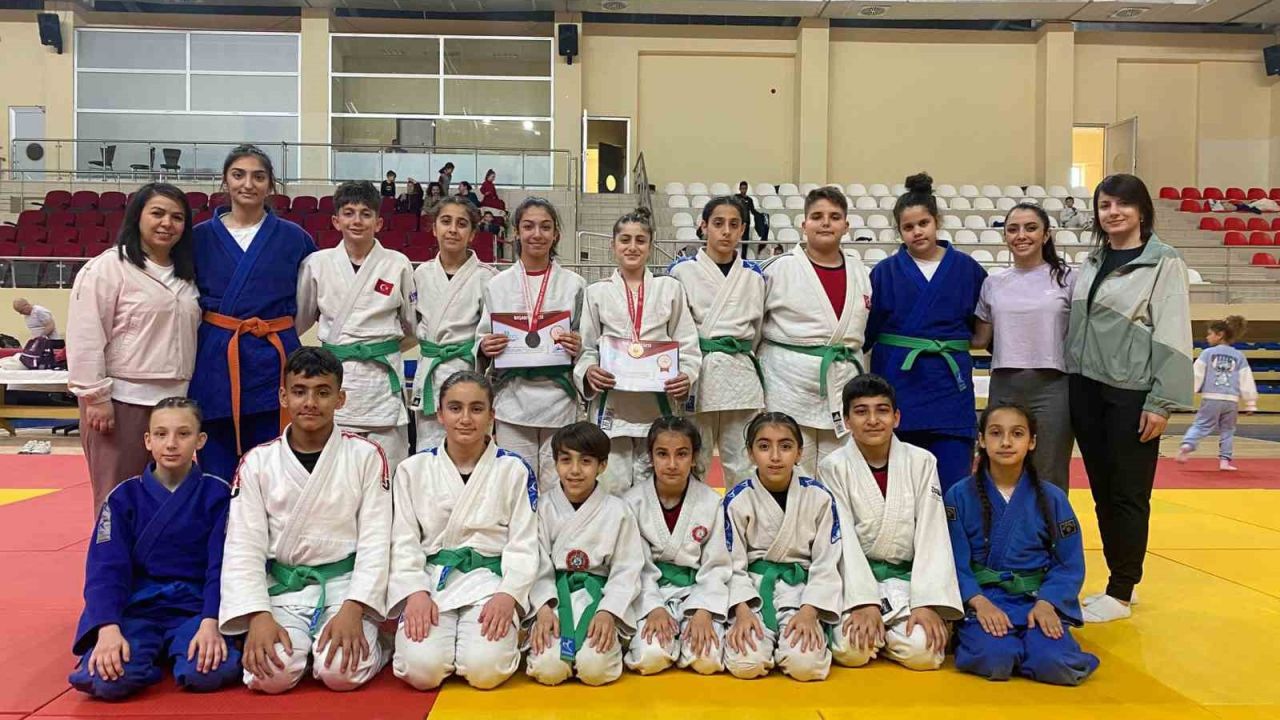 Salihlili judocular, Bilecik’ten madalyalarla döndü