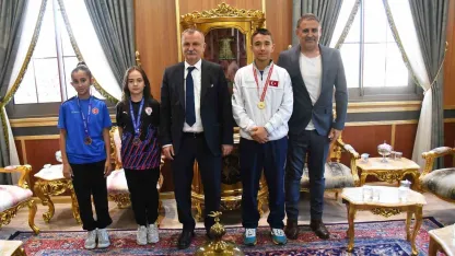 Şampiyon sporcular Başkan Balaban’ın konuğu oldu