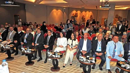 Sektör temsilcileri "1. Çeşme Turizm Zirvesi"nde buluştu