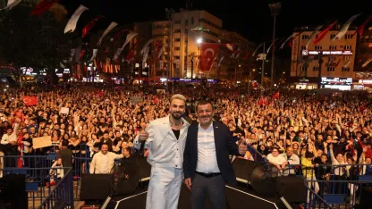 Sevilen sanatçı Sefo Denizli’yi salladı