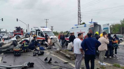 Takla atan otomobil ters döndü: 2’si çocuk 5 yaralı