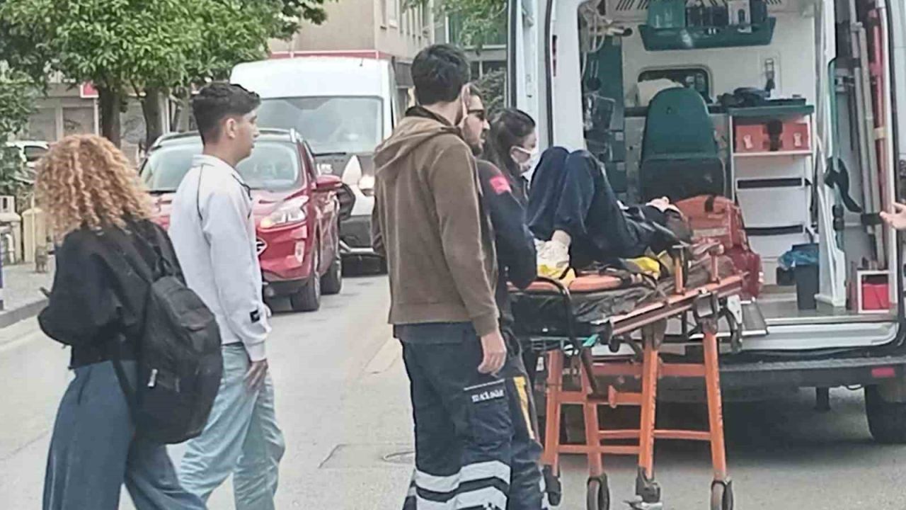 Ticari araç ile motosiklet çarpıştı: 1 yaralı