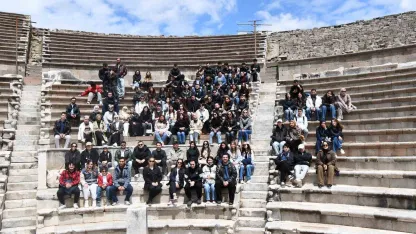 Üniversite öğrencilerine Bergama ve Ödemiş gezisi