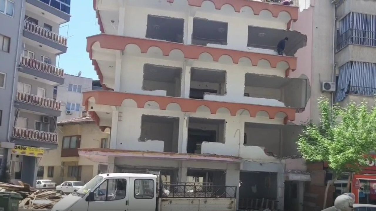 Yıkım firmasından açıklama: "Tüm tedbirlerimizi aldık, yıkım ruhsatımız mevcut"