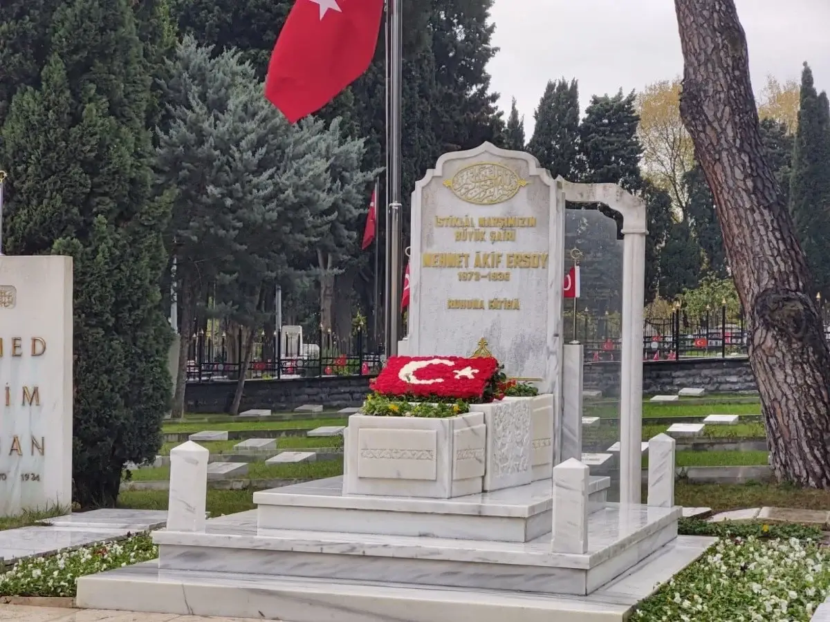 İstiklal Şairi Mehmet Akif Ersoy, Vefatının 89. Yılında Rahmetle Yâd Edildi.