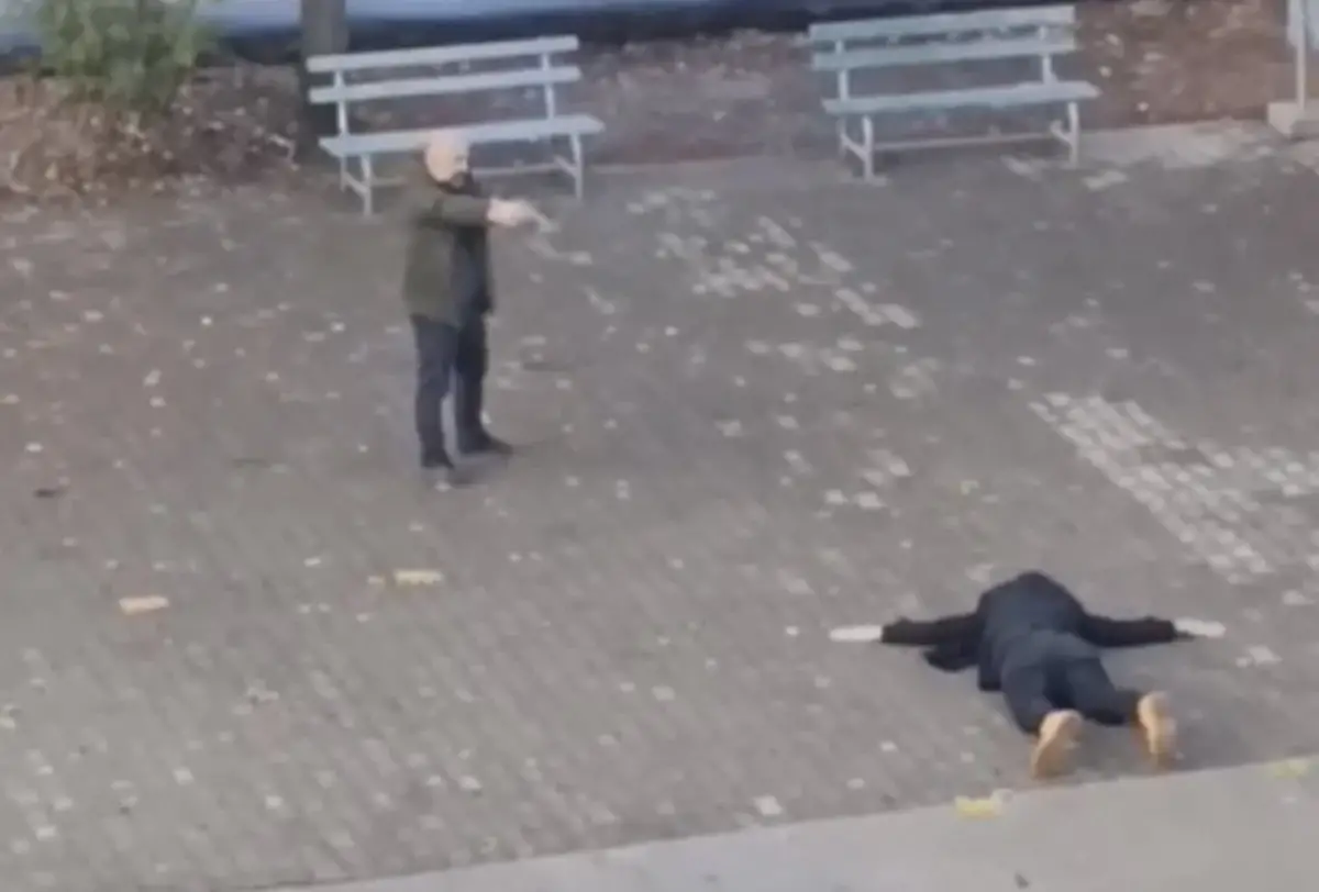 Kocaeli'nde, Kızına Şantaj Yapan Kişiyi Okul Bahçesinde Rehin Aldı