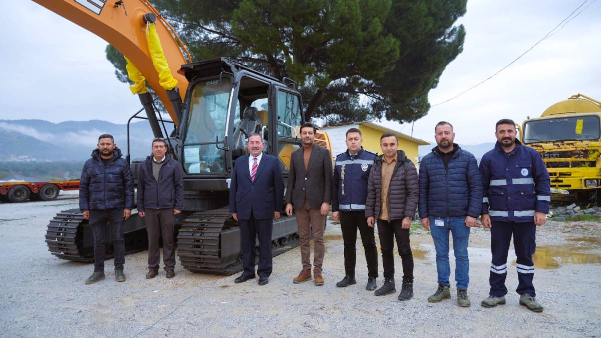 Başkan Topuz: “Ekskavatör Aracımız İlçemize Hayırlı Olsun“