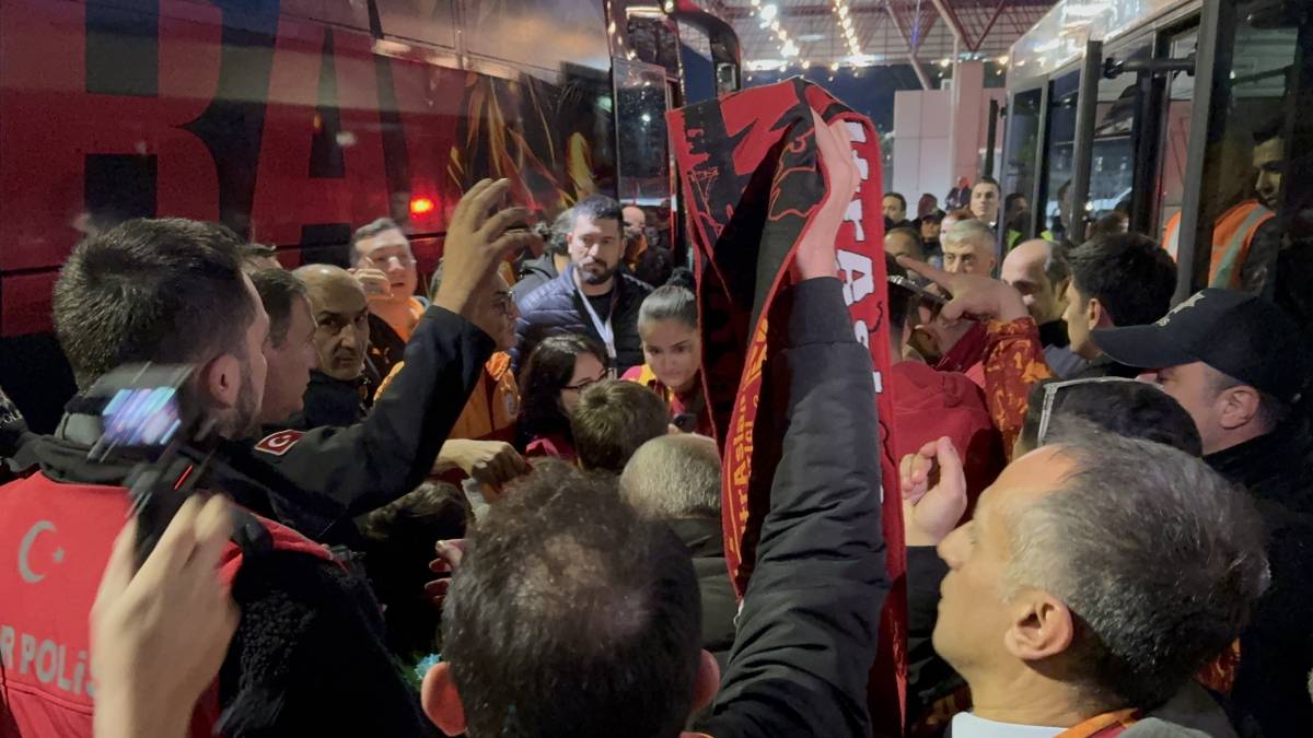 Galatasaray'a Muğla'da Coşkulu Karşılama