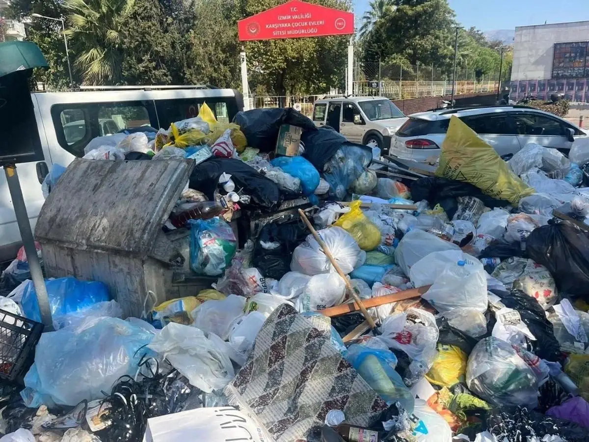 İzmir’de Çöp, Kirlilik ve Su Krizi Halk Sağlığını Tehdit Ediyor