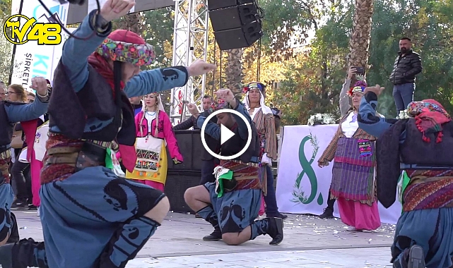 ZEYTİN HASAT ŞENLİĞİNDE HALK OYUNLARI EKİBİ MEST ETTİ